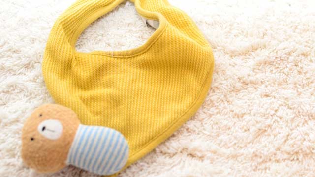 赤ちゃんのスタイはいつからいつまで使う？ ママシャブログ