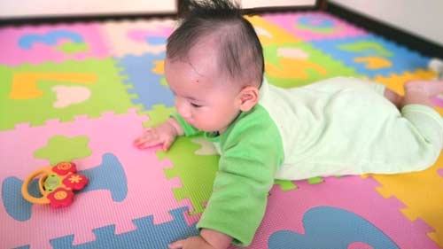 赤ちゃんズリバイはいつからできる ハイハイはいつから パパシャブログ